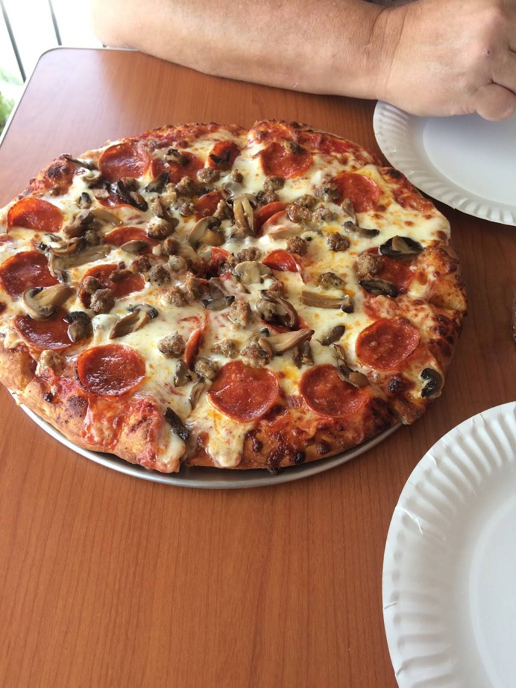 Marios Pizza | 2643 Niles St, Bakersfield, CA 93306 | Phone: (661) 742-0423