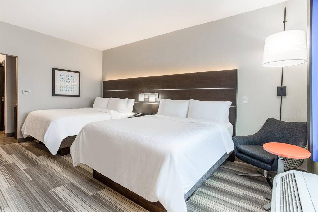 Holiday Inn Express & Suites Ottawa | 2850 Columbus St, Ottawa, IL 61350, USA | Phone: (815) 320-2230