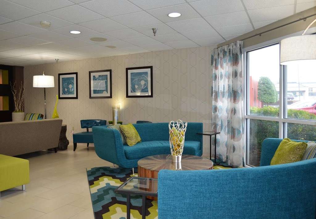Fairfield Inn & Suites by Marriott Hickory | 1950 13th Ave Dr SE, Hickory, NC 28602, USA | Phone: (828) 431-3000