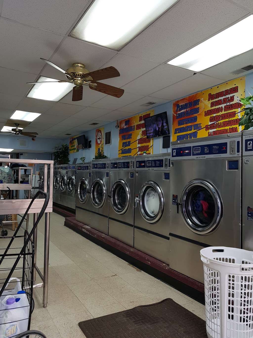 Theresas Laundromat | 1009 W 31st St, Chicago, IL 60608, USA