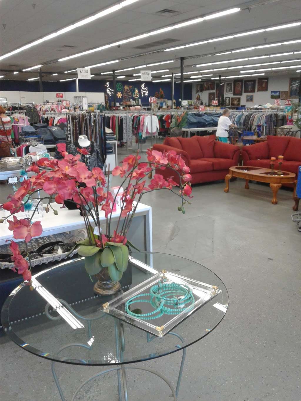 Forgotten Angels Resale Shop | 3216 E Broadway St, Pearland, TX 77581 | Phone: (832) 243-6463