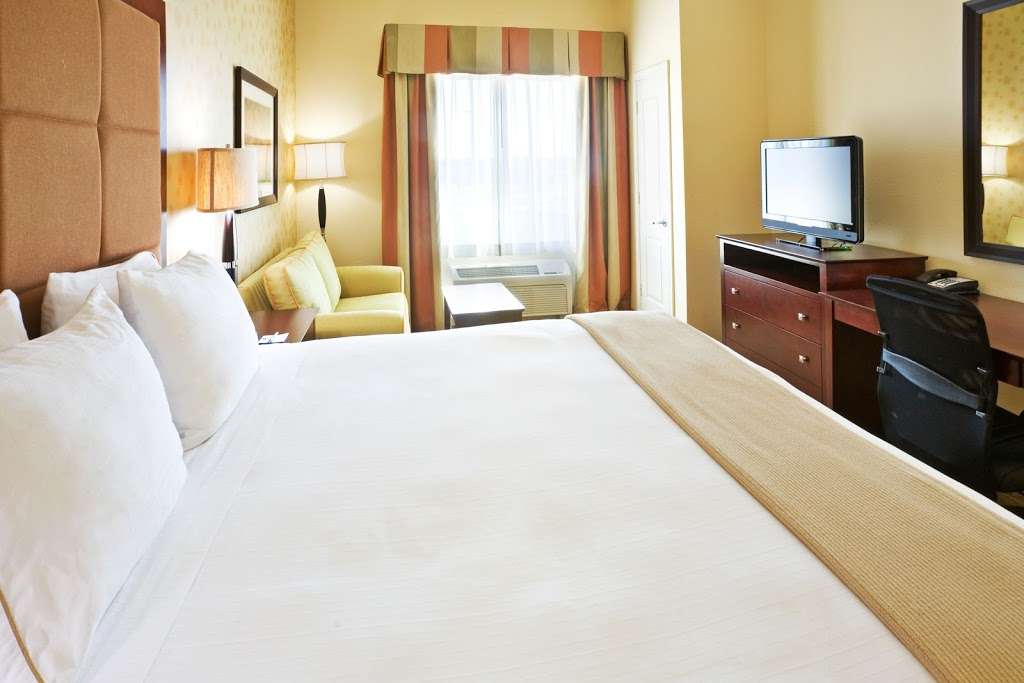 Holiday Inn Express & Suites Dallas East - Fair Park | 8703 E R L Thornton Fwy, Dallas, TX 75228, USA | Phone: (214) 660-0006