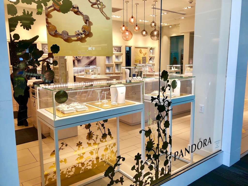 Pandora | 2800 N. Terminal Rd B1, #112A, Houston, TX 77032, USA | Phone: (281) 214-4071