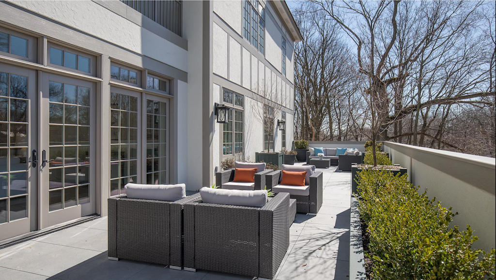 The Heathcote - Luxury Apartments Scarsdale | 2-4 Weaver St, Scarsdale, NY 10583, USA | Phone: (914) 393-1159