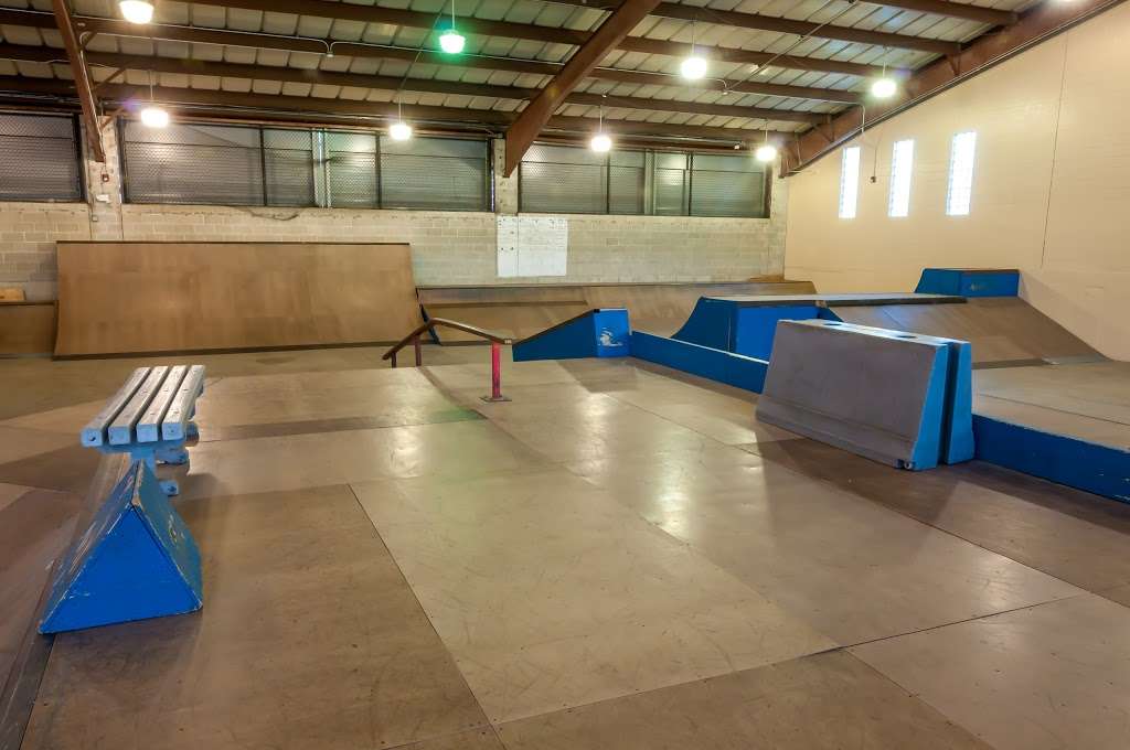 Audubon Skate Park | 300 E Elk Grove Blvd, Elk Grove Village, IL 60007, USA | Phone: (847) 427-8195