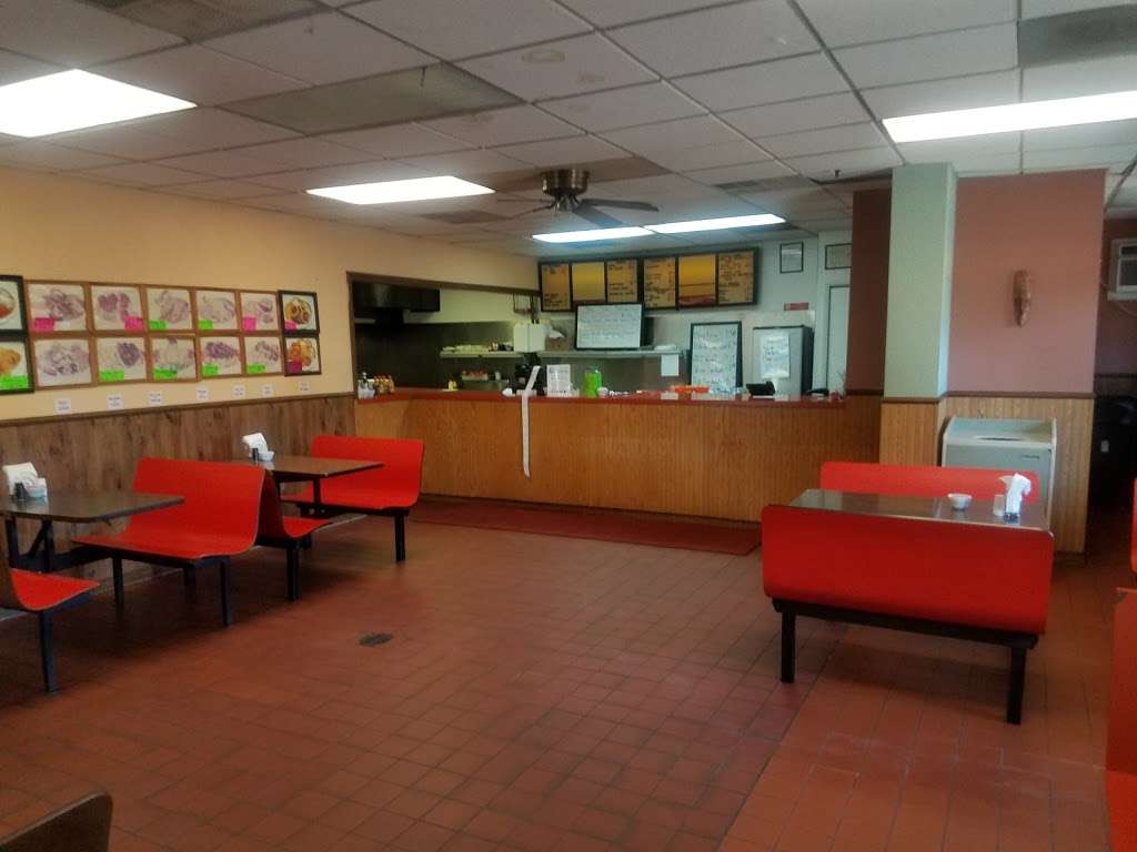 Lews Drive In | 1105 N Washington Ave, Batavia, IL 60510 | Phone: (630) 879-0729