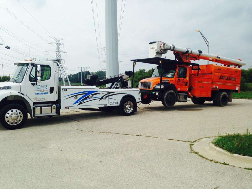 B&R Towing | 1725 Wood St, Round Lake Beach, IL 60073, USA | Phone: (847) 245-3973