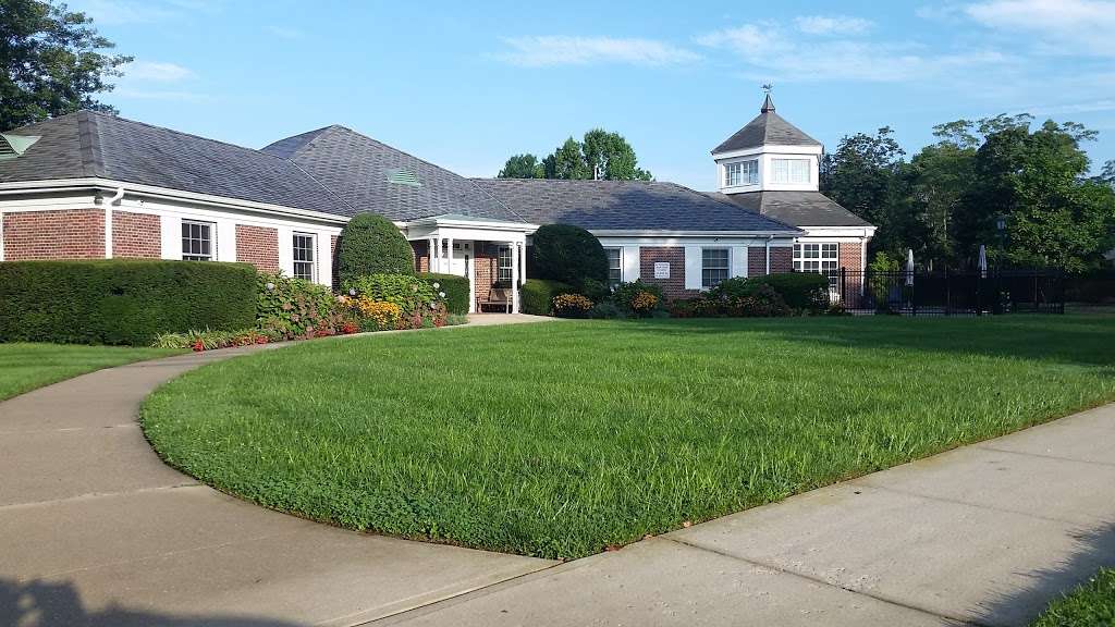 Islip Public Library | 71 Monell Ave, Islip, NY 11751, USA | Phone: (631) 581-5933