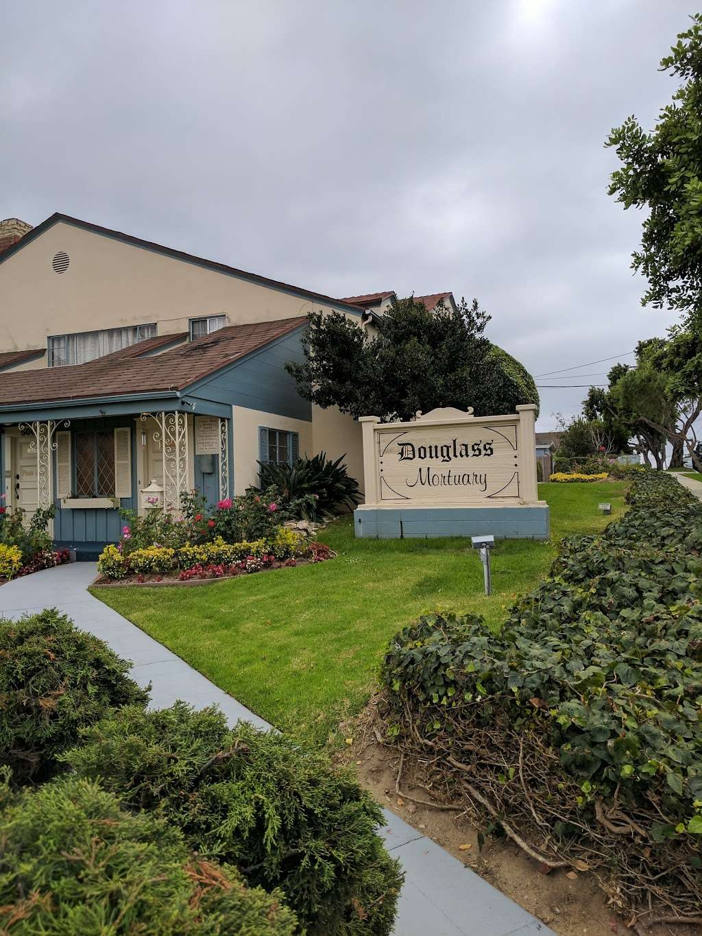 Douglass Family Mortuaries | 500 E Imperial Ave, El Segundo, CA 90245, USA | Phone: (310) 640-9325