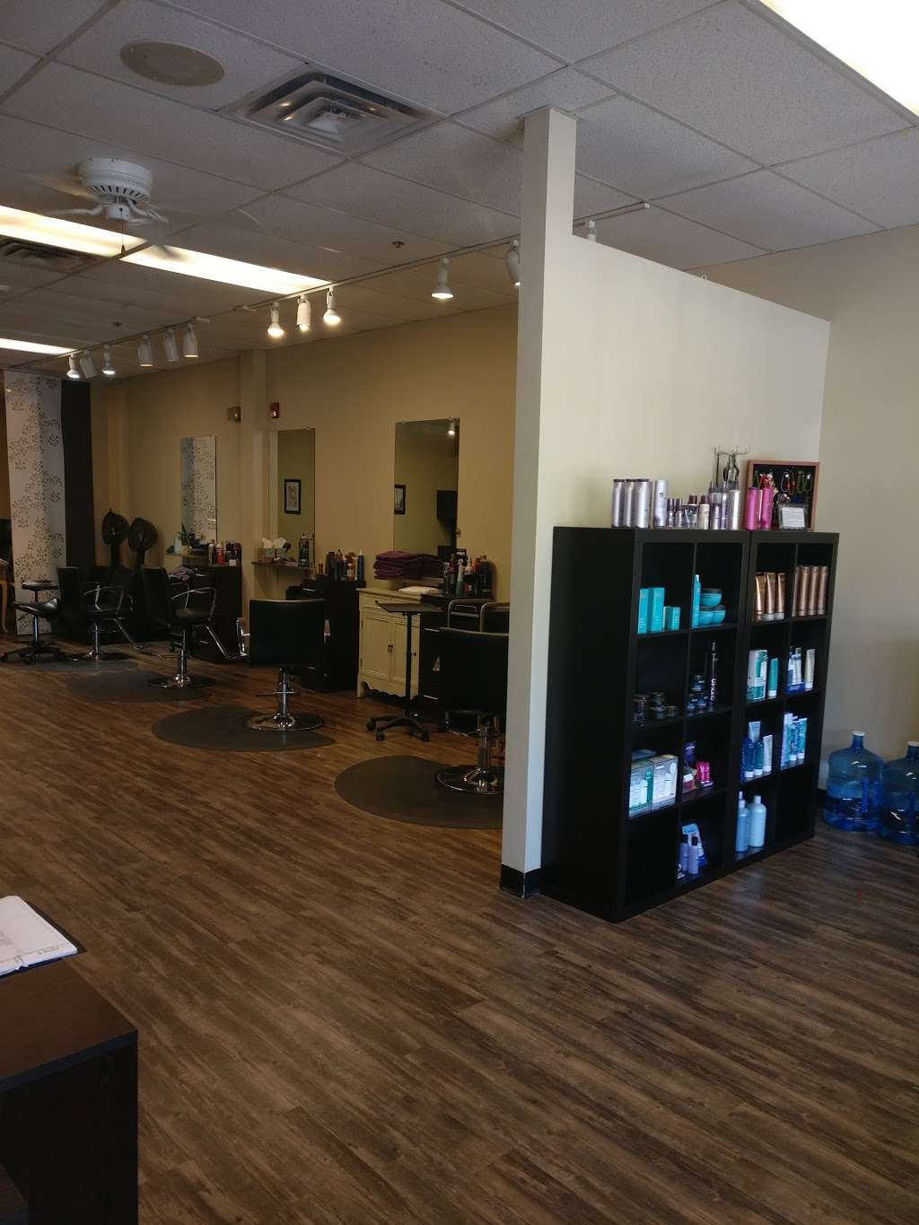 Elate Salon | 1823 Wehrli Rd, Naperville, IL 60565, USA | Phone: (630) 428-2323