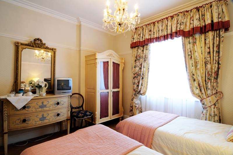 Ardra Guest House | 108 Foxley Ln, Purley CR8 3NB, UK | Phone: 020 8668 4483