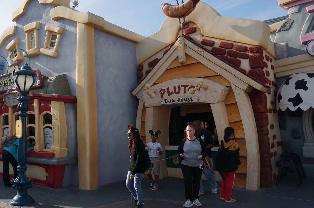 Plutos Dog House | 1313 S Harbor Blvd, Anaheim, CA 92802, USA | Phone: (714) 781-3463