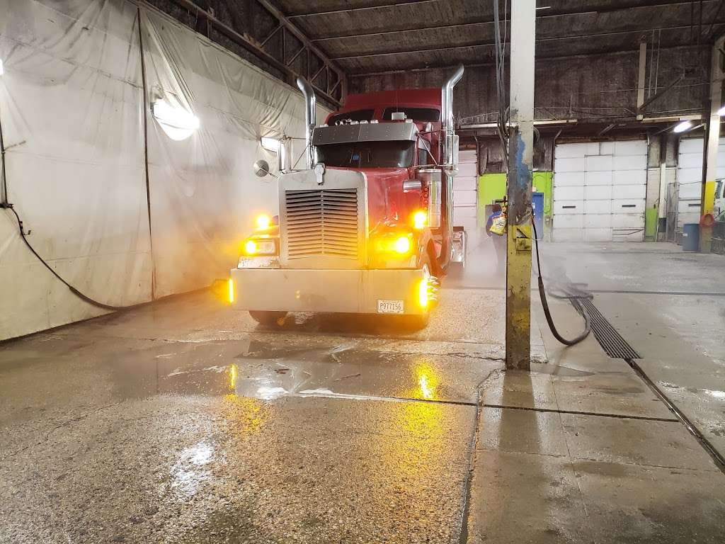 J & M Truck Wash | 1325 N 31st Ave, Melrose Park, IL 60160, USA | Phone: (708) 397-4248