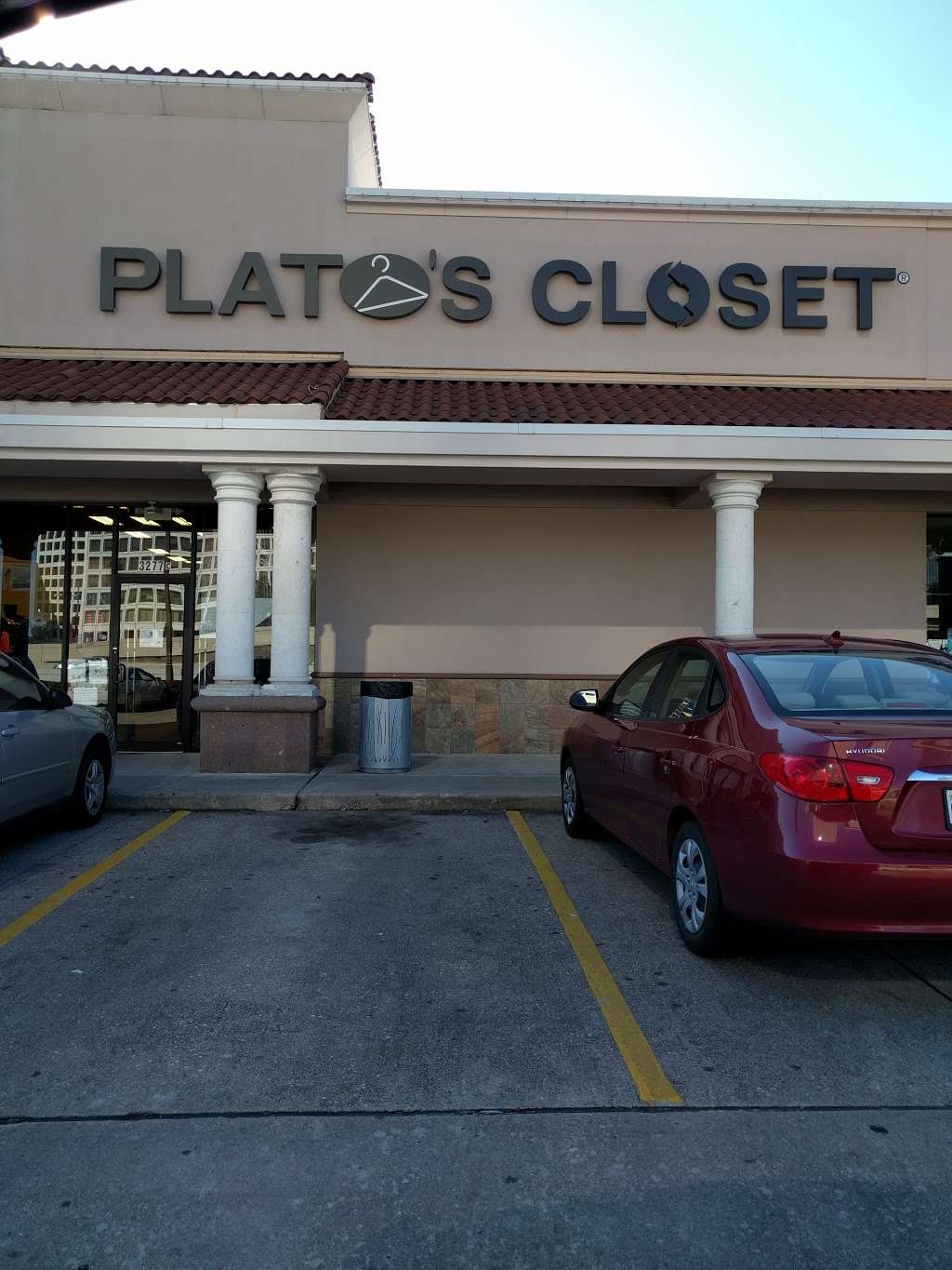 Platos Closet Greenway | 3277 Southwest Fwy, Houston, TX 77027, USA | Phone: (713) 592-0002