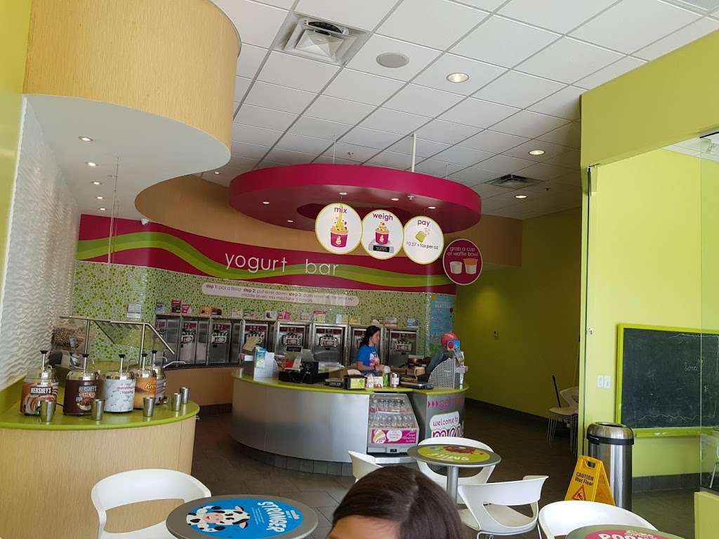 Menchies Frozen Yogurt | 14814 Pines Blvd, Pembroke Pines, FL 33027, USA | Phone: (954) 447-4007