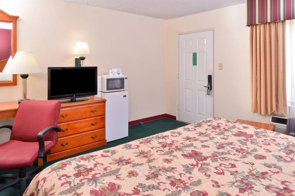 Americas Best Value Inn Lubbock E | 150 Slaton Rd, Lubbock, TX 79404, USA | Phone: (806) 745-2515