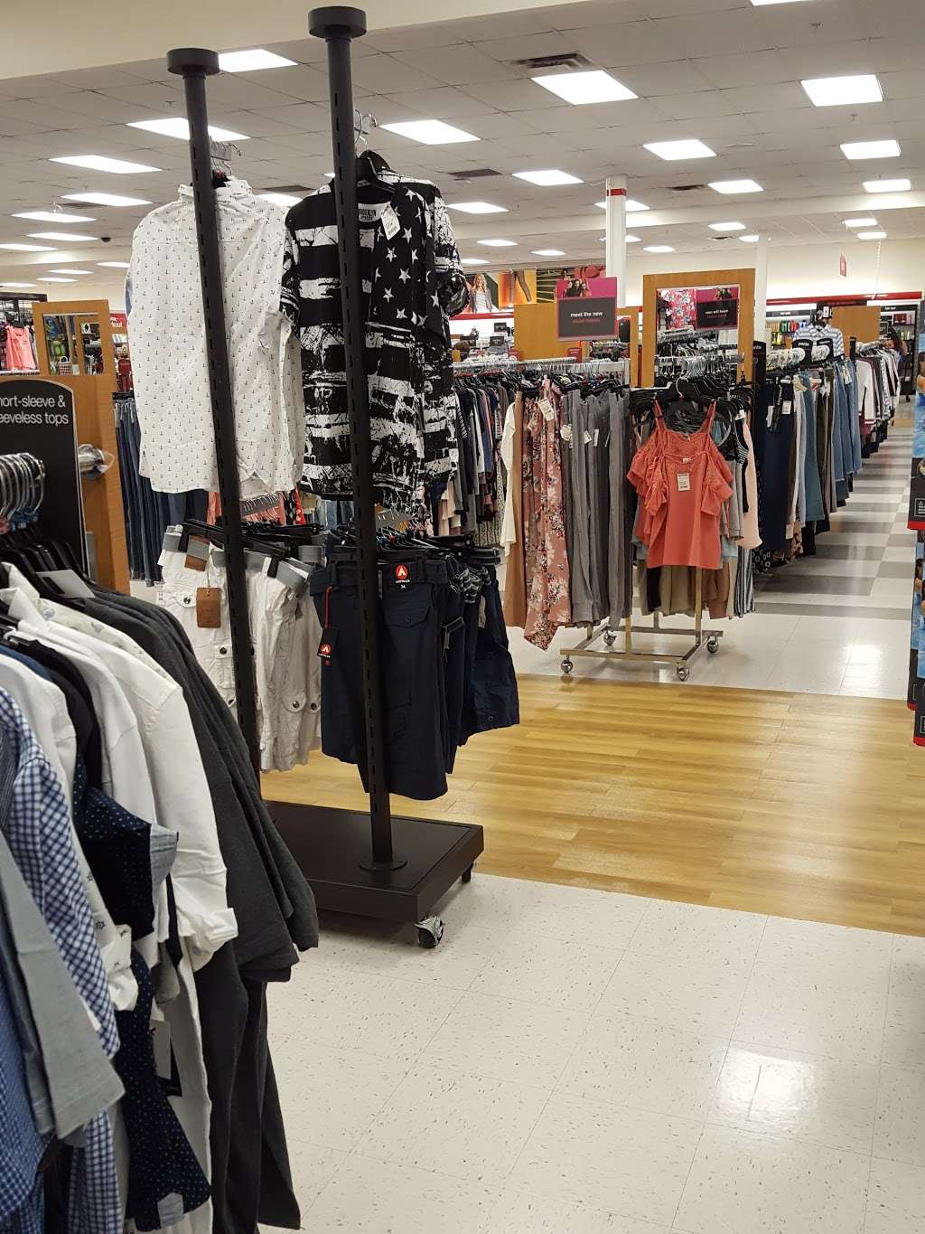 T.J. Maxx | 552 John Ross Pkwy, Rock Hill, SC 29730, USA | Phone: (803) 985-4700