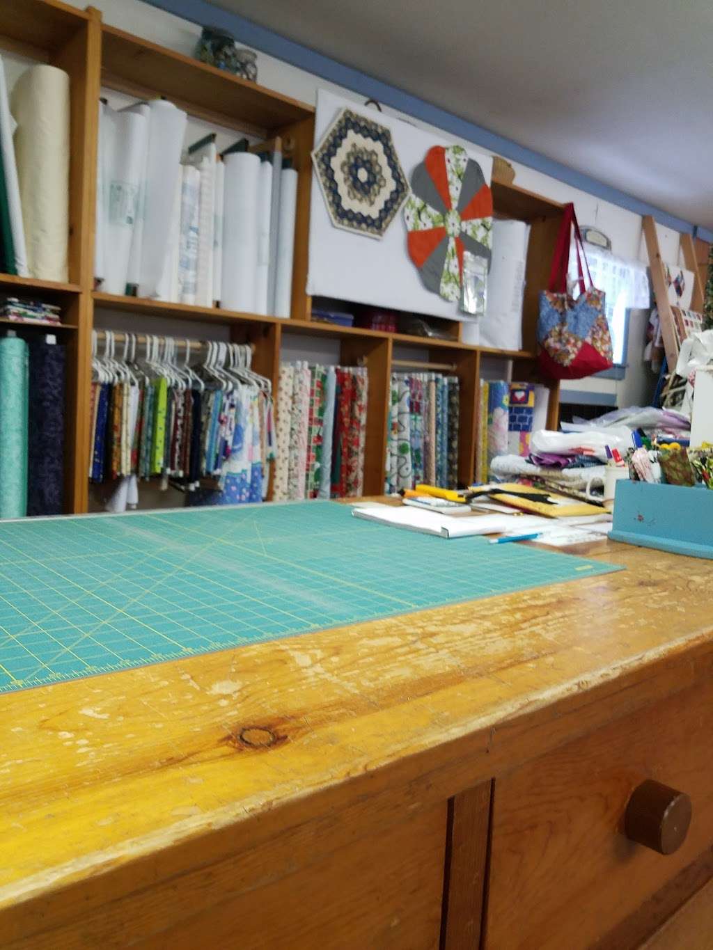 Mountain Quiltworks | 20 Grandmas Ln, Honesdale, PA 18431, USA | Phone: (570) 253-9510