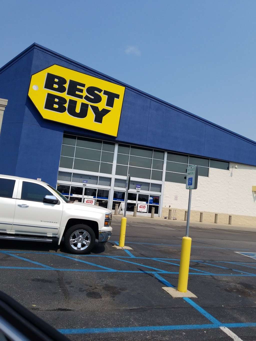 Best Buy | 10346 E US Hwy 36, Avon, IN 46123, USA | Phone: (317) 271-5690