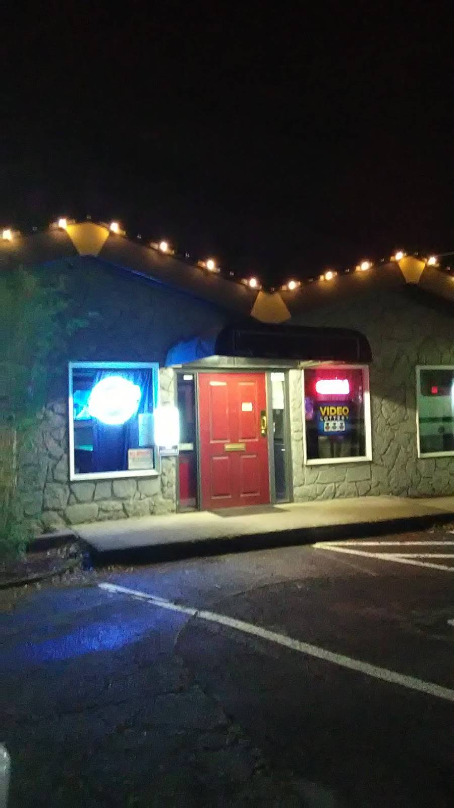 Eastside Bar and Grill | 2530 NE 82nd Ave, Portland, OR 97220, USA | Phone: (503) 234-2337