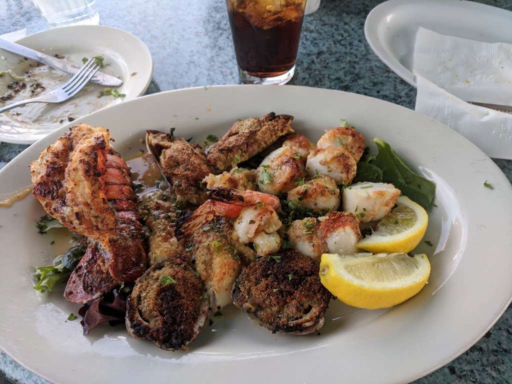 City Island Lobster House | 691 Bridge St, Bronx, NY 10464, USA | Phone: (718) 885-1459