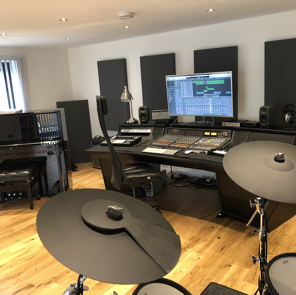Promenade Recording Studios | 15A Park Ave, Potters Bar EN6 5EN, UK | Phone: 07858 464347