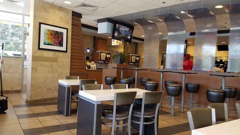 McDonalds | 2175 W Roosevelt Rd, Wheaton, IL 60187 | Phone: (630) 665-6819