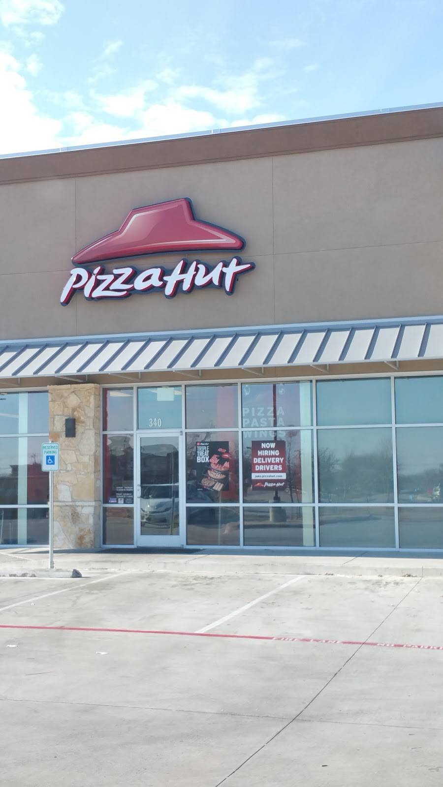 Pizza Hut | 340 Mercedes St, Benbrook, TX 76126, USA | Phone: (817) 249-4530