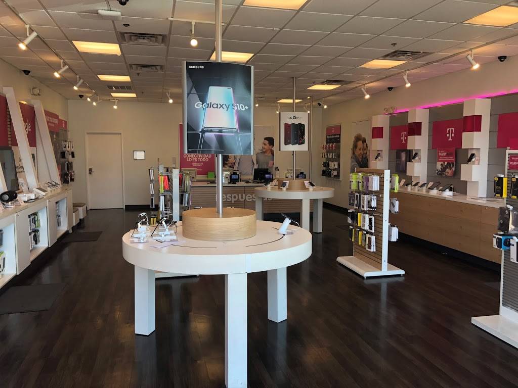 T-Mobile | 3311 W Illinois Ave #500, Dallas, TX 75211 | Phone: (214) 333-2800