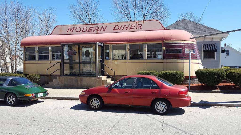 Modern Diner | 364 East Ave, Pawtucket, RI 02860, USA | Phone: (401) 726-8390