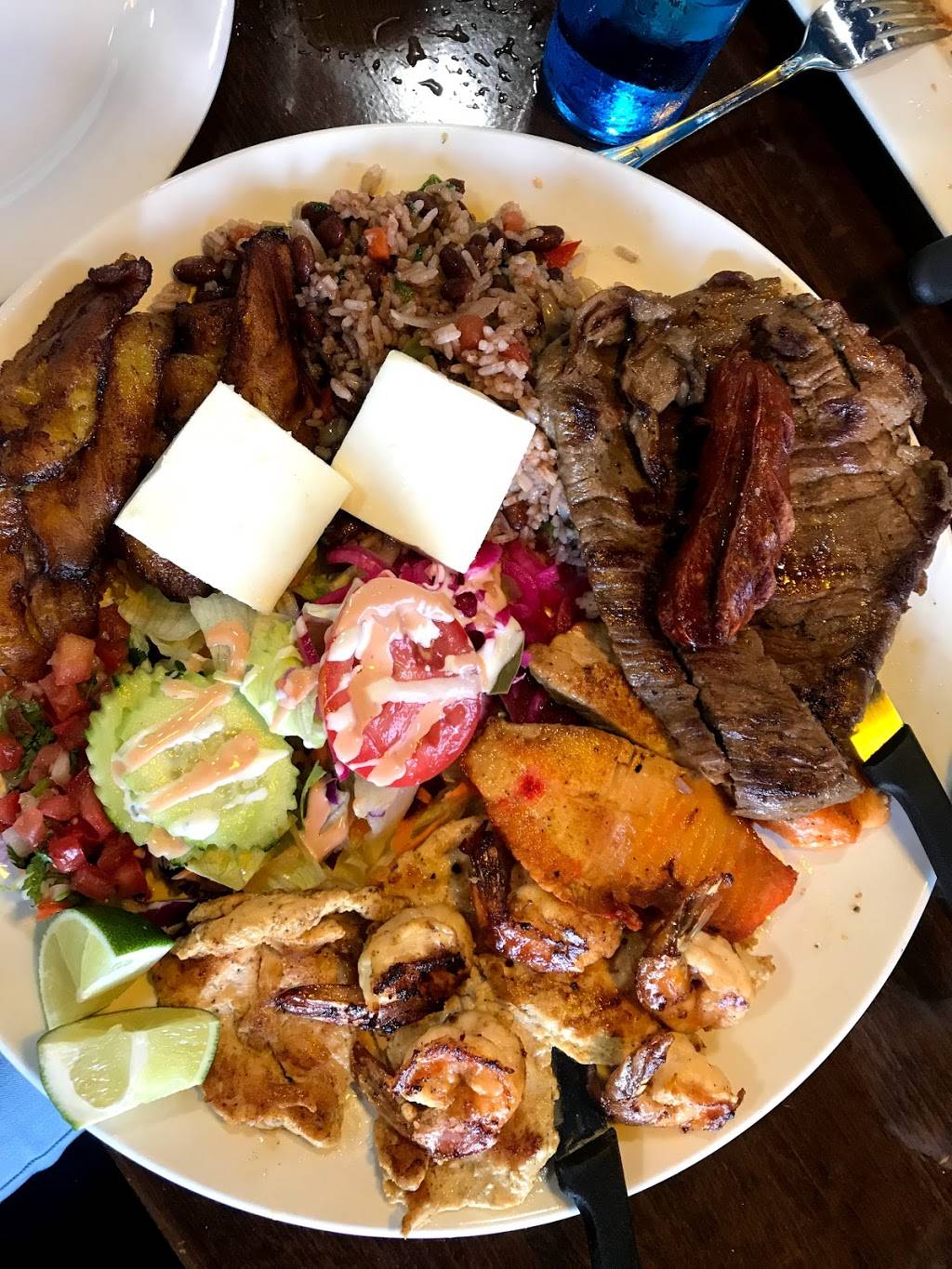 La Ceiba Bar & Grill | 4400 Central Ave, Charlotte, NC 28205, USA | Phone: (704) 532-1515