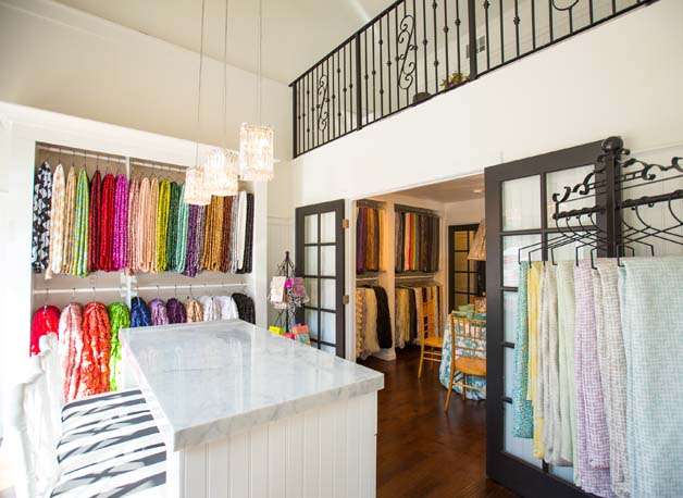 La Tavola Fine Linen Rental | 9021, 9859 S Santa Monica Blvd, Beverly Hills, CA 90212, USA | Phone: (310) 286-1333