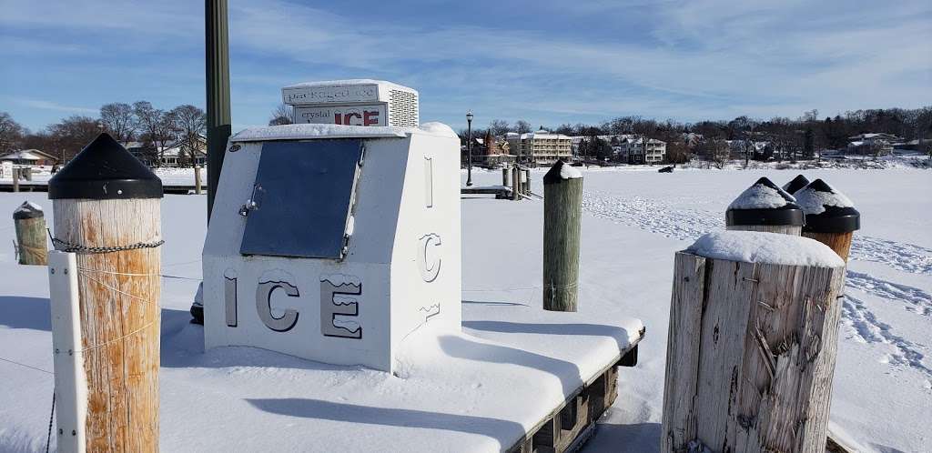 Lake Geneva Visitors Center | 201 Wrigley Dr, Lake Geneva, WI 53147, USA | Phone: (800) 345-1020