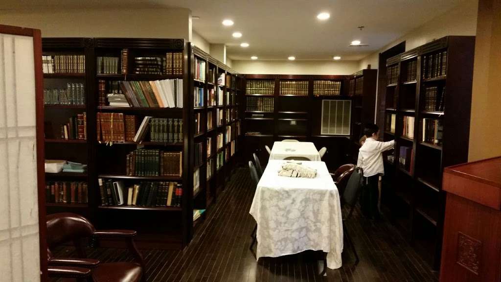 Chabad at Penn | 4032 Spruce St, Philadelphia, PA 19104, USA | Phone: (215) 746-6115