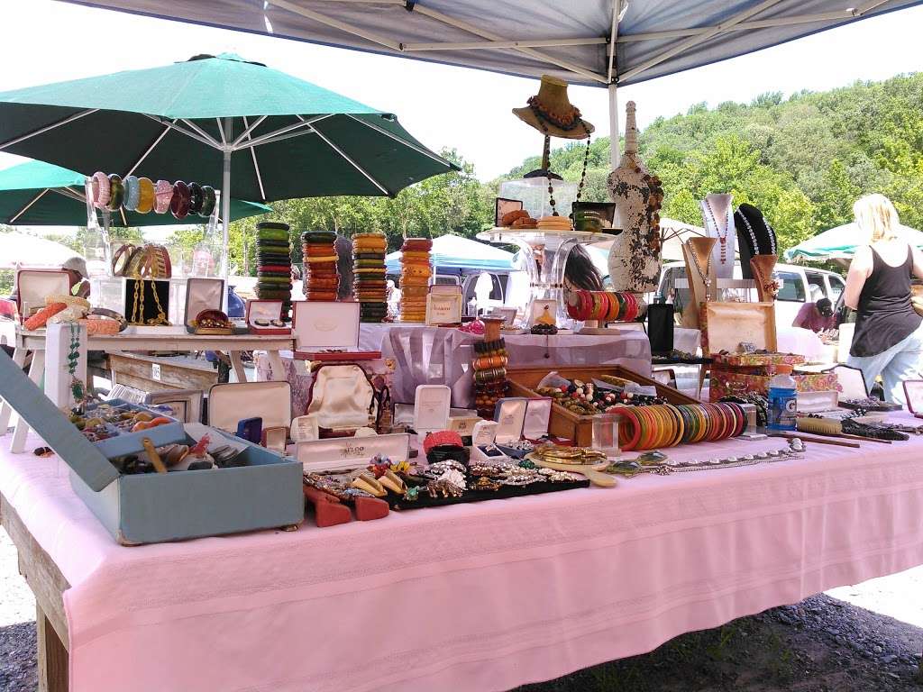 Golden Nugget Antique Flea Market | 1850 River Rd, Lambertville, NJ 08530, USA | Phone: (609) 397-0811