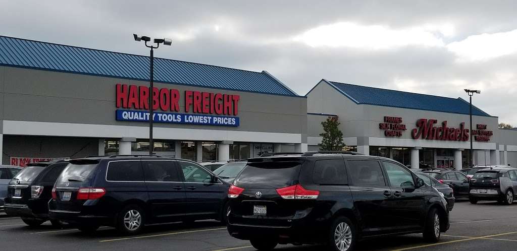 Harbor Freight Tools | 7215 W Dempster St, Niles, IL 60714, USA | Phone: (847) 965-8170