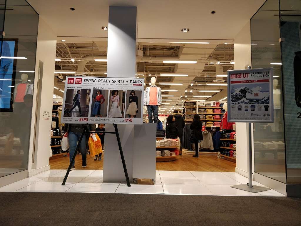 UNIQLO Jersey Gardens | 651 Kapkowski Rd #2016, Elizabeth, NJ 07201, USA | Phone: (877) 486-4756