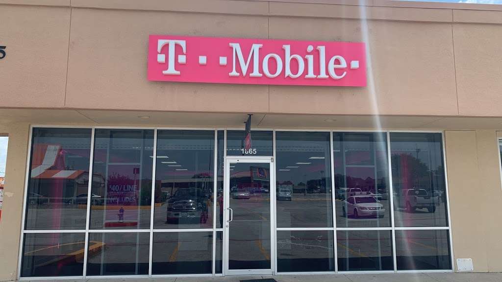 T-Mobile | 1865 N Garland Ave, Garland, TX 75040, USA | Phone: (972) 212-4316