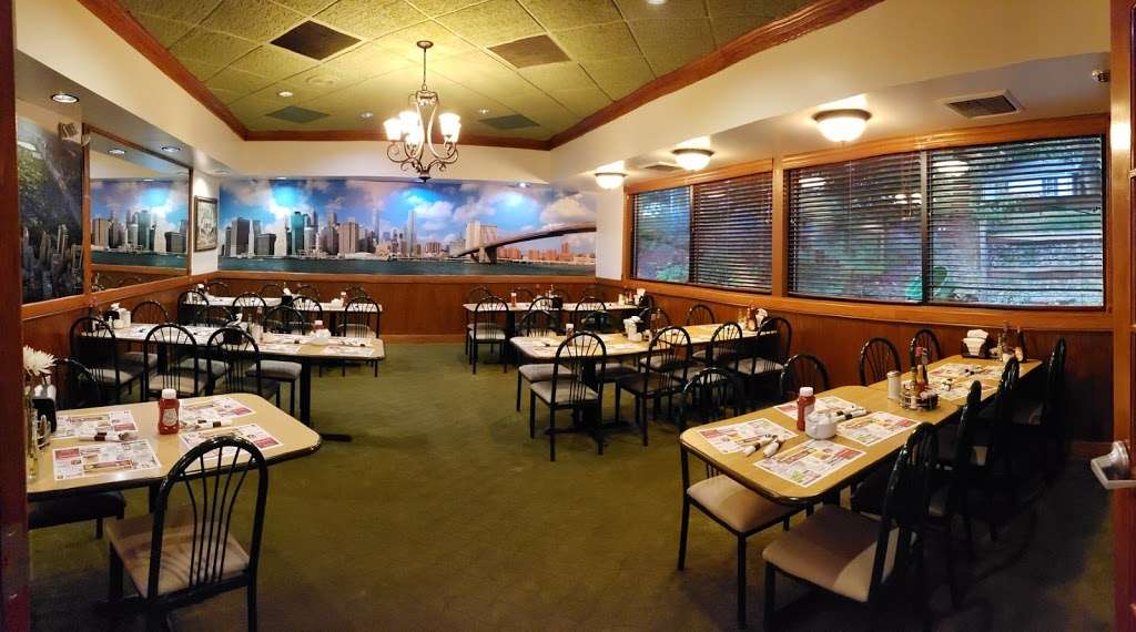 Adams Family Restaurant | 41 US-46, Budd Lake, NJ 07828, USA | Phone: (973) 691-2222