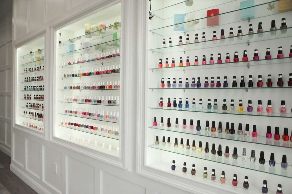 Glam Nail Lounge | 5014 West Chester Pike, Newtown Square, PA 19073, USA | Phone: (484) 428-3113