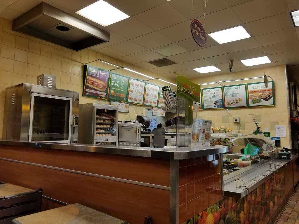 Subway Restaurants | 509 E Palmdale Blvd A, Palmdale, CA 93550 | Phone: (661) 947-1410