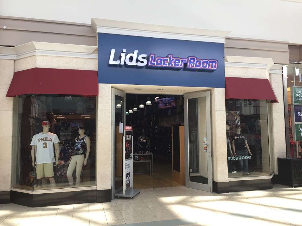 Locker Room by Lids | 11401 Pines Blvd SP746, Pembroke Pines, FL 33026, USA | Phone: (954) 885-8707