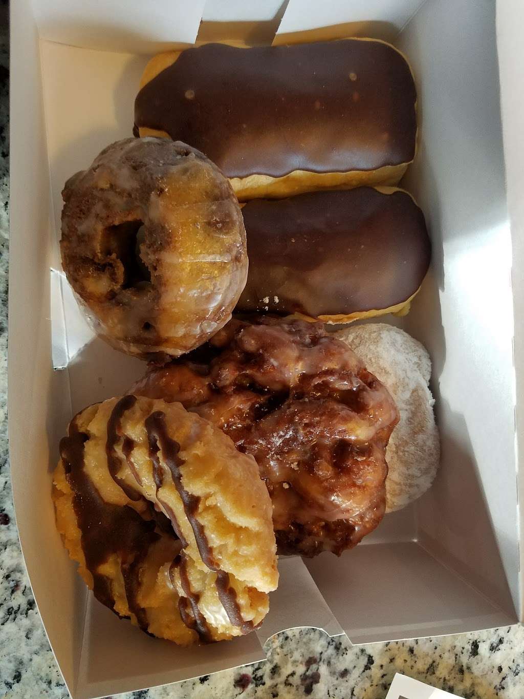 Roll N Donuts Cafe | 3907 Algonquin Rd, Algonquin, IL 60156, USA | Phone: (847) 458-5255