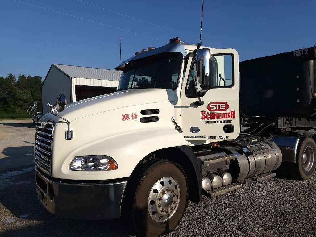 Richard Schneider Trucking | 340 E County Rd 450 N, North Vernon, IN 47265, USA | Phone: (812) 346-8799