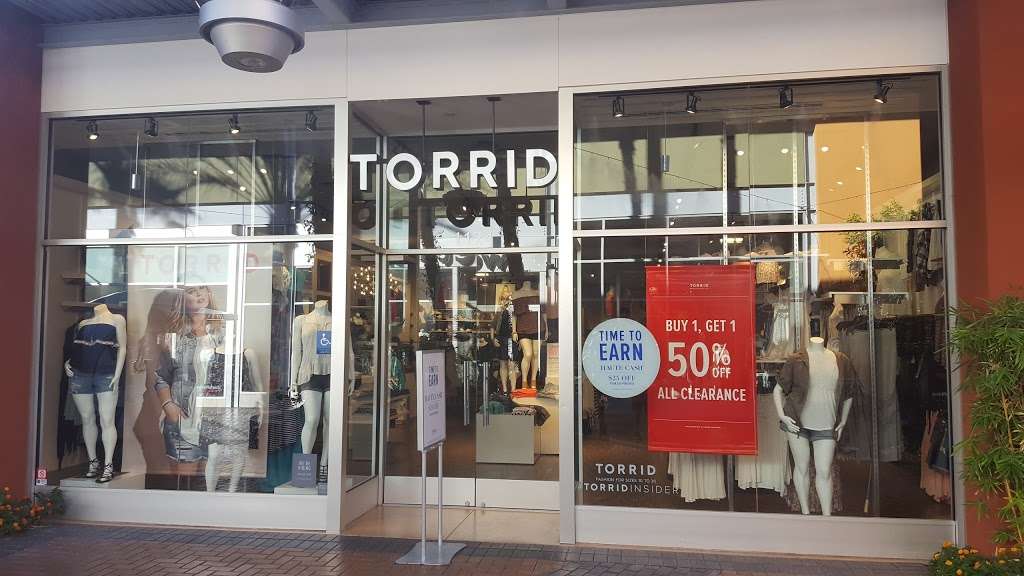 Torrid | 2000 E Rio Salado Pkwy Ste 1124, Tempe, AZ 85281, USA | Phone: (480) 966-3018