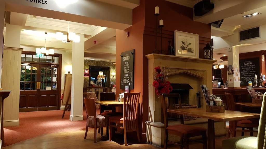 The Optimist Tavern | Hacton Ln, Upminster RM14 2XY, UK | Phone: 01708 641530