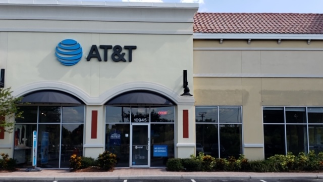 AT&T Store | 10945 Causeway Blvd, Brandon, FL 33511, USA | Phone: (813) 643-5288