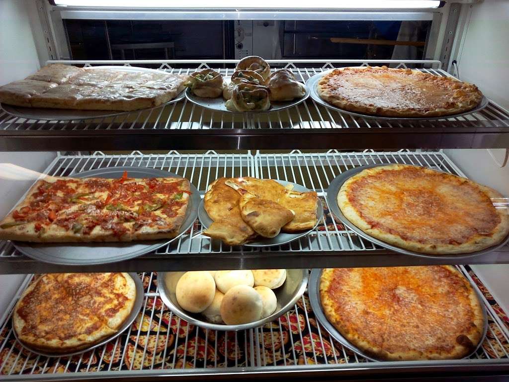 Fratellos Pizzeria and Italian Kitchen | 450 East 3rd Street, Nescopeck, PA 18635 | Phone: (570) 752-2701