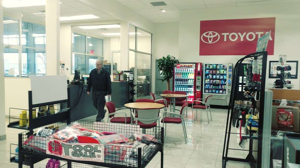 AutoNation Toyota Gulf Freeway | 12111 Gulf Freeway, B, Houston, TX 77034, USA | Phone: (713) 489-2097