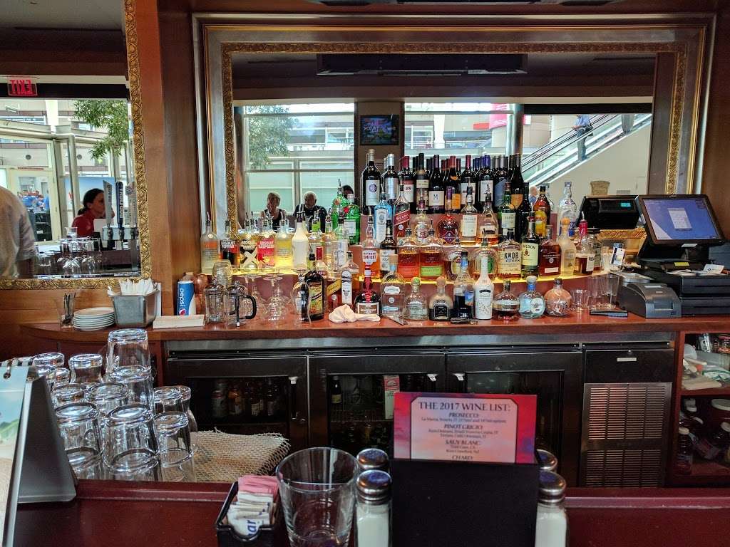 Red Rocks Bar & BBQ | 8500 Peña Blvd, Denver, CO 80249, USA | Phone: (303) 342-7176